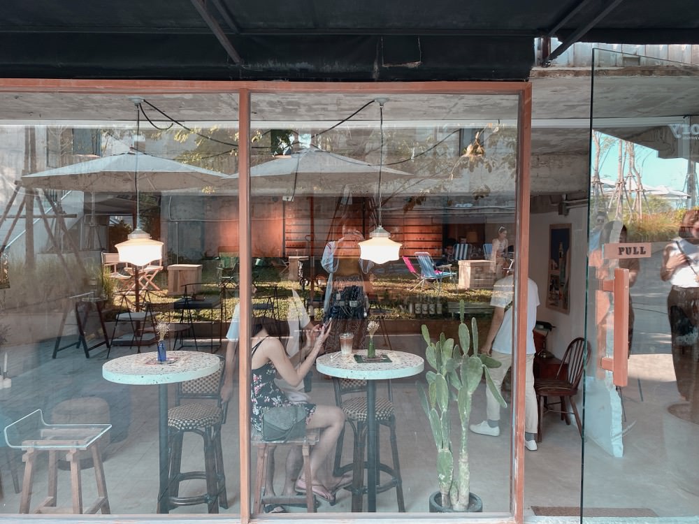 泰國旅遊｜超好拍超有品味！華欣復古風咖啡廳「Hickory Coffee & Dessert」。